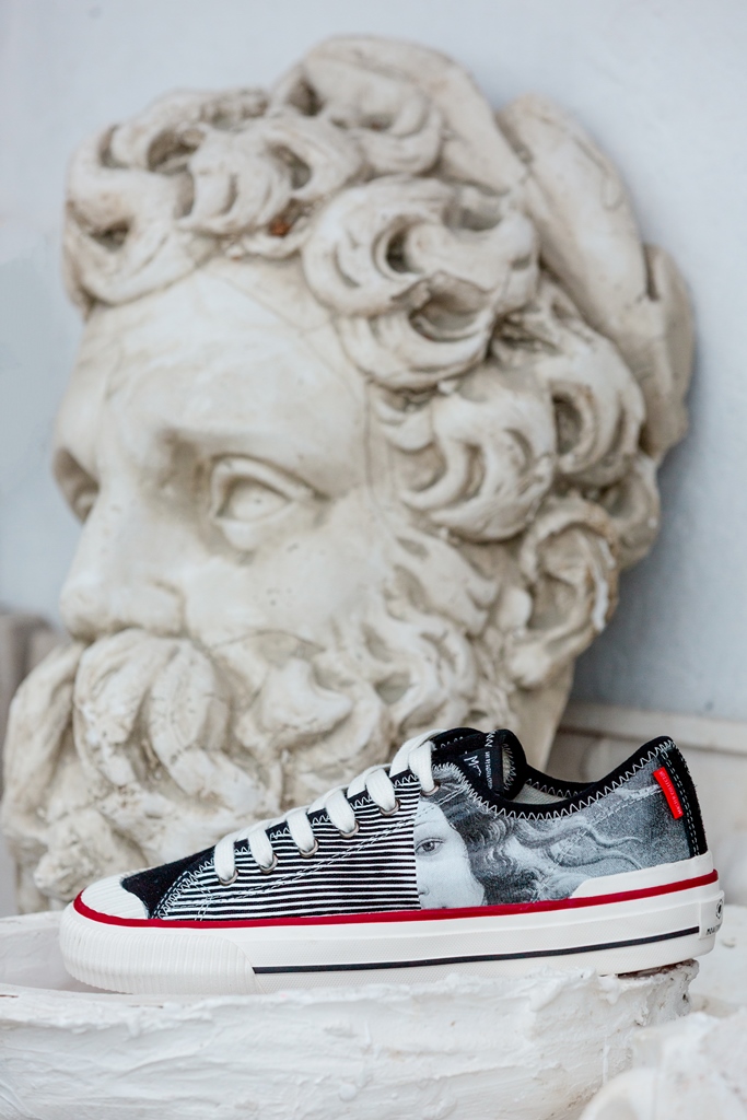 Master Collector Moart