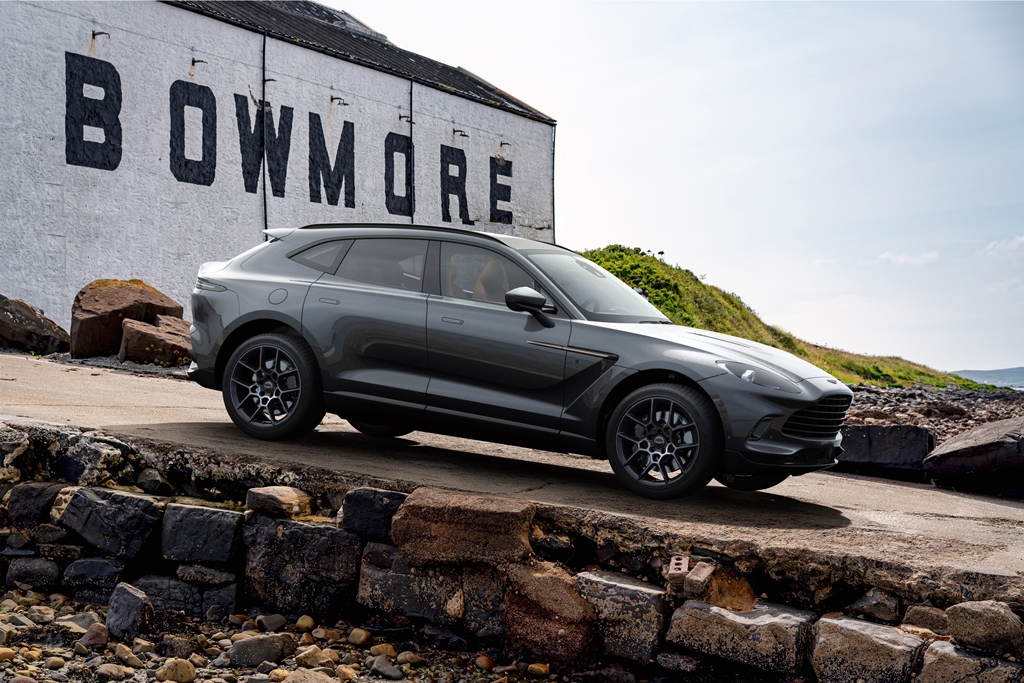 Q by Aston Martin DBX Bowmore Edition