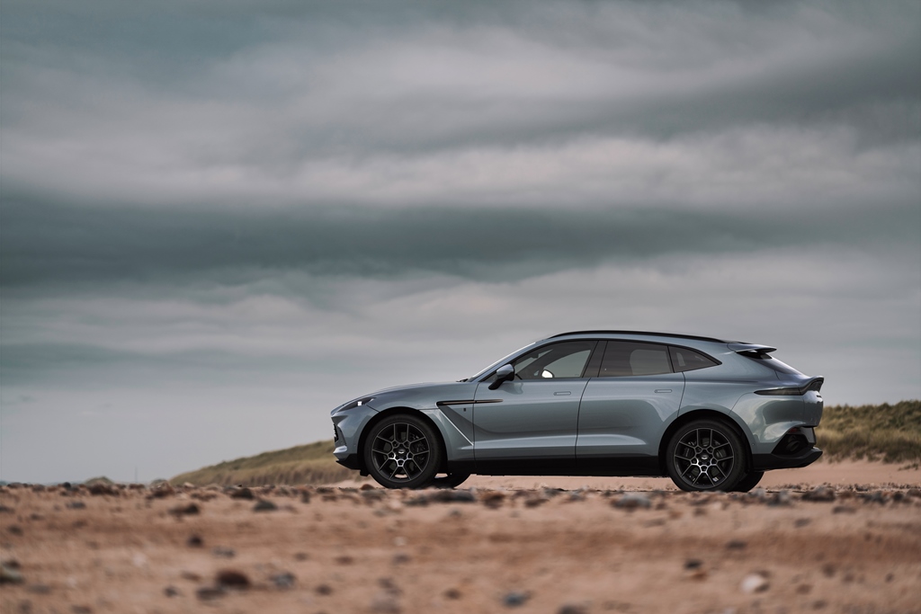 Q by Aston Martin DBX Bowmore Edition