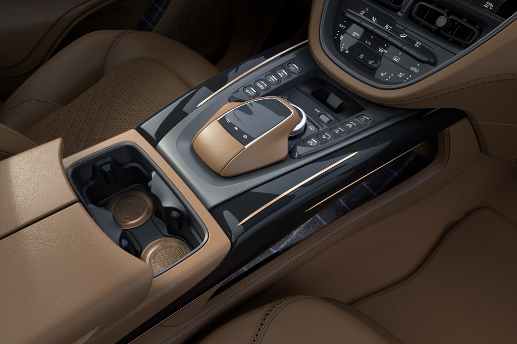 Q by Aston Martin DBX Bowmore Edition