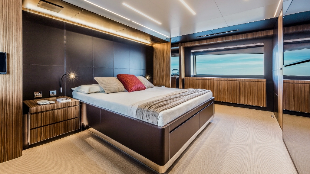 riva yacht unknown 100 corsaro