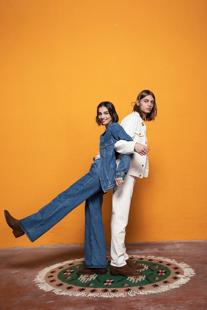 two women two man