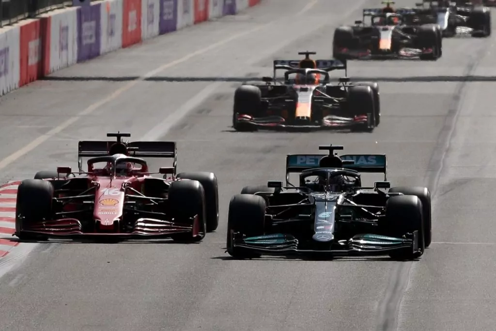Leclerc e Hamilton