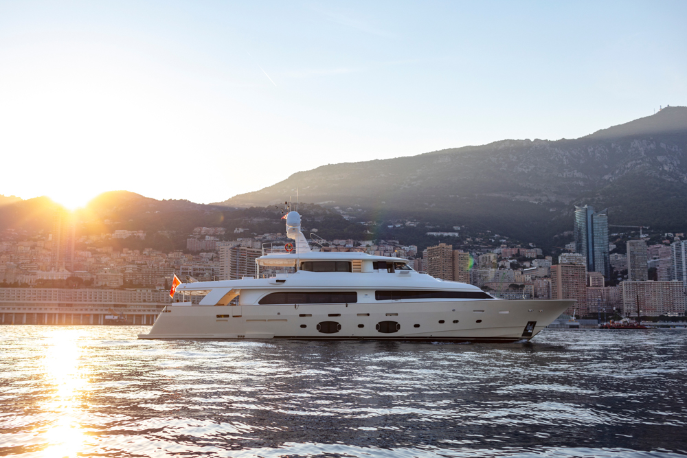 custom line navetta
