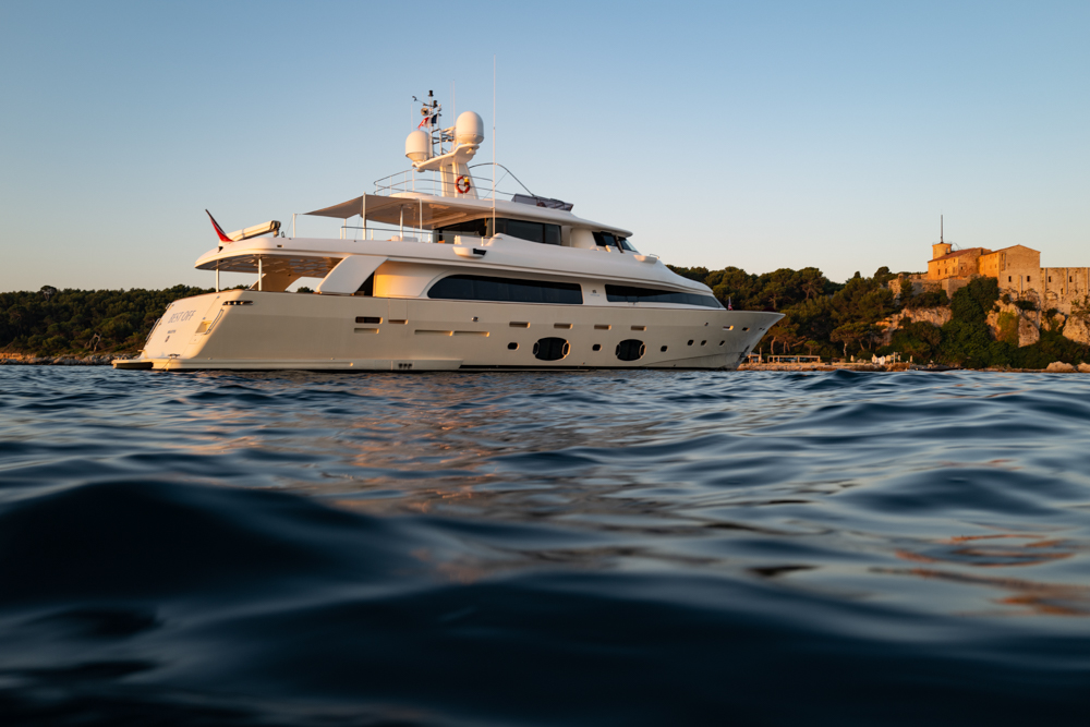 custom line navetta