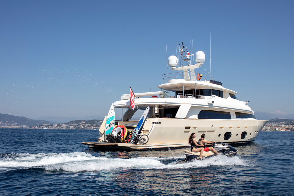 custom line navetta