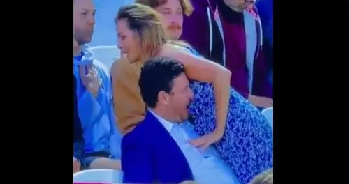 partita di cricket tifoso morde seno