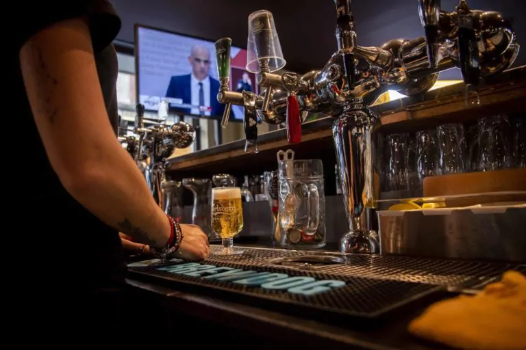 bar