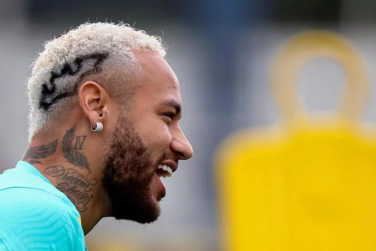look Neymar