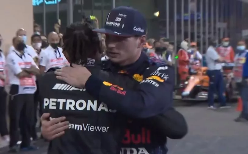 hamilton verstappen abbraccio