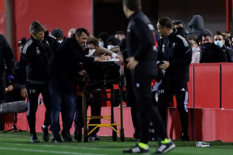 Santi Mina