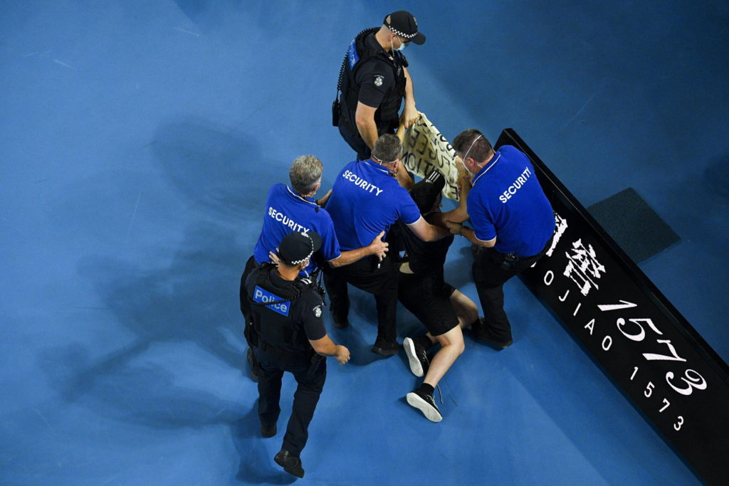 invasione di campo finale australian open