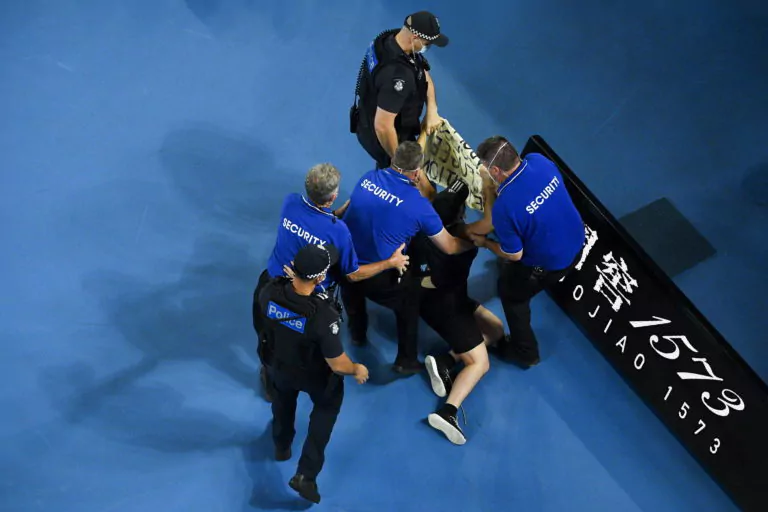 invasione di campo finale australian open
