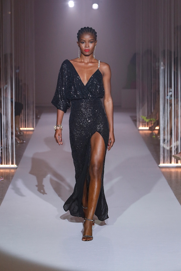 Rivoluzionaria e autentica: la collezione autunno-inverno 2022/23 di Elisabetta  Franchi [FOTO]