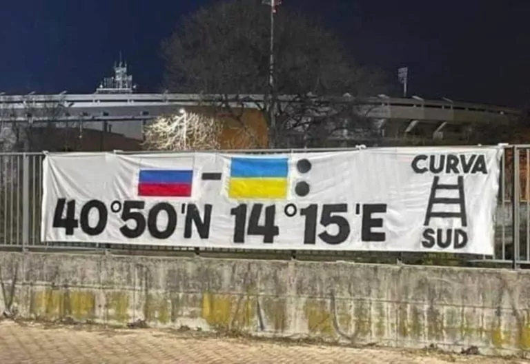 striscione verona napoli