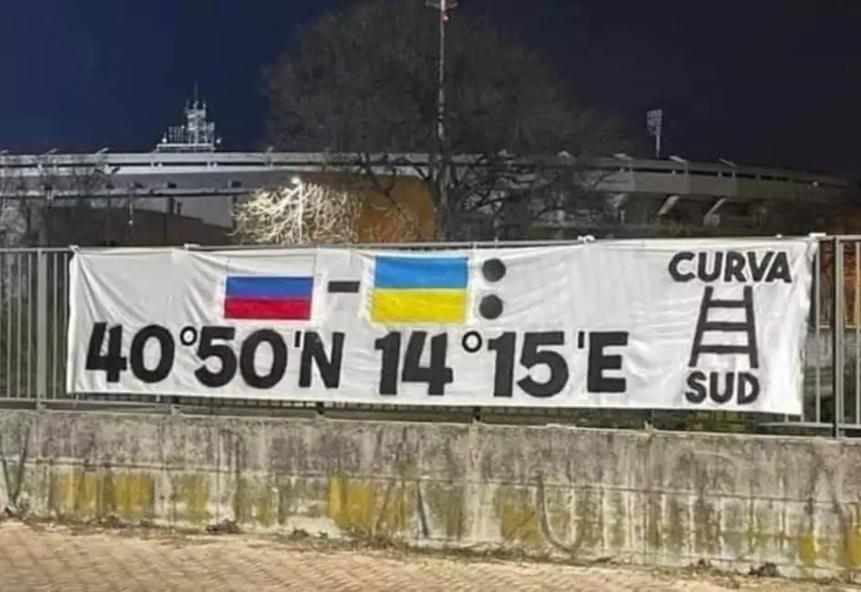 striscione verona napoli