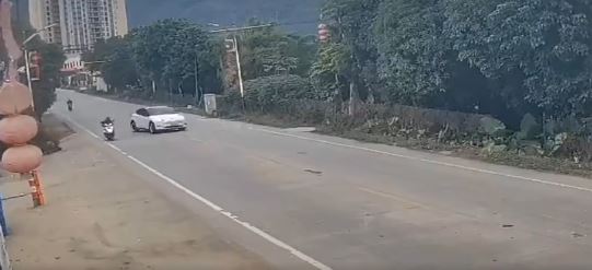 incidente cina tesla