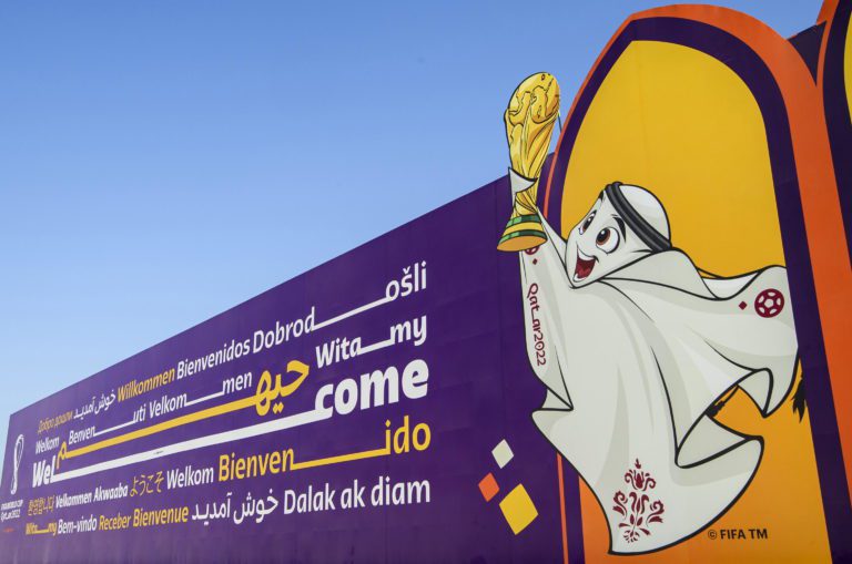 mascotte qatar 2022 laeeb