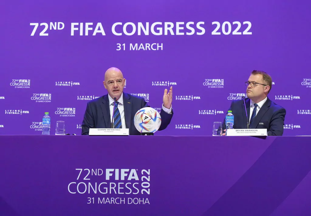 il portavoce di infantino fa coming out