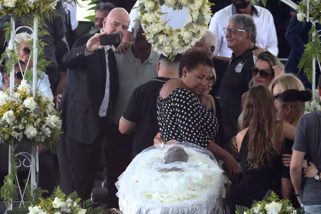 selfie infantino pelé