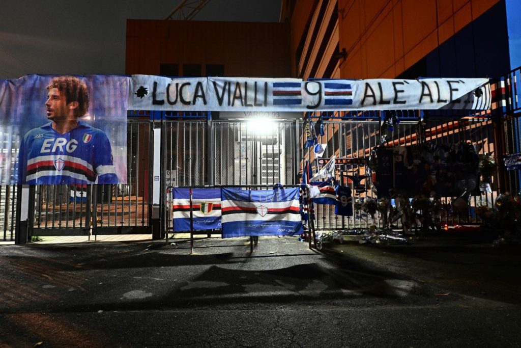 omaggio vialli sampdoria napoli