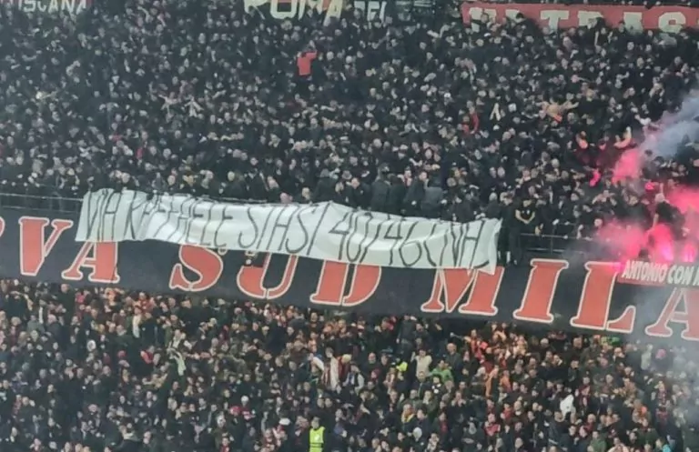 striscione milan napoli