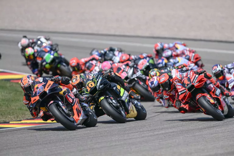 Partenza MotoGP piloti