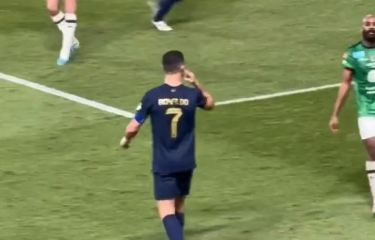 Cristiano Ronaldo coro Messi