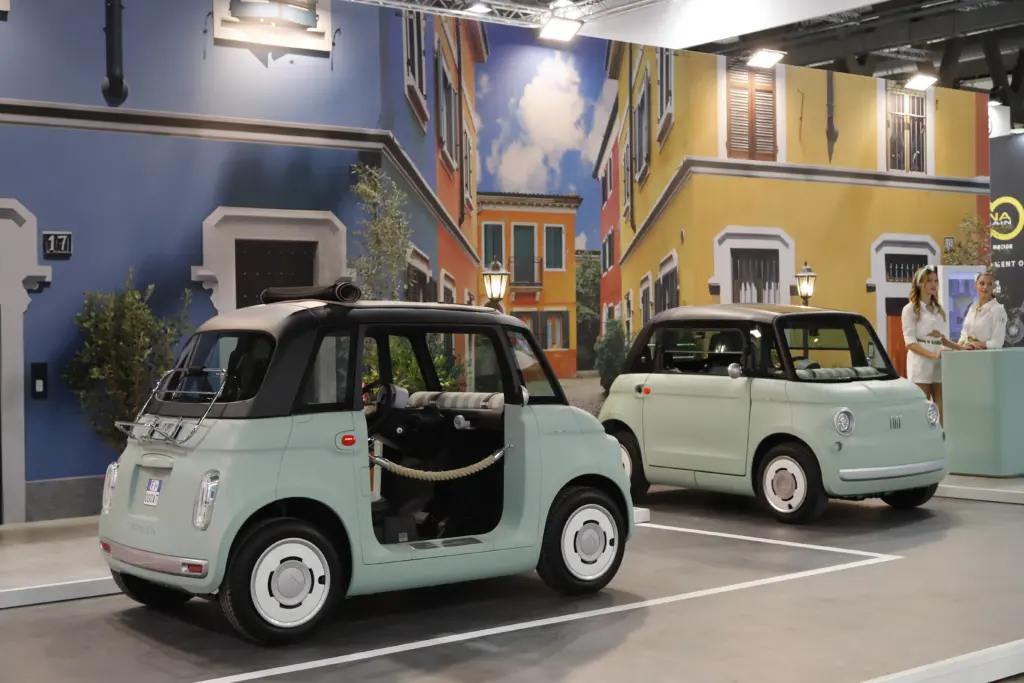 FiatTopolinoelettrizzalEICMA2023conuntoccoesclusivodiDolceVita (3)