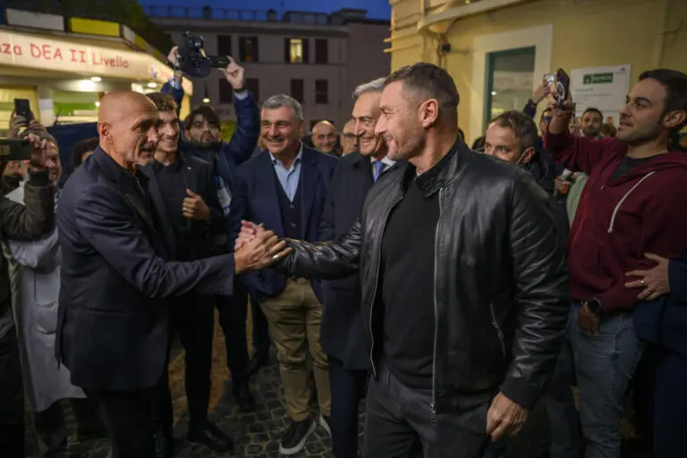 Francesco Totti Luciano Spalletti Italia visita pazienti ospedale Bambino Gesù Roma
