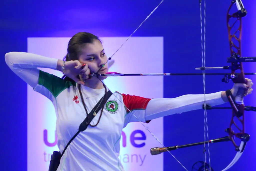 Elisa Roner al tiro, vince il titolo europeo compound