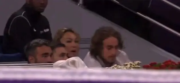 caduta tsitsipas